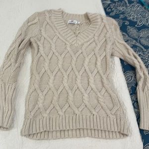 VINEYARD VINES BEIGE CABLE SWEATER SIZE SMALL